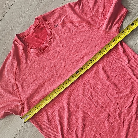 Lululemon Swifty Tech Activewear Athletic Short Sleeve Shirt, Large *Slight Flaw - Picture 7 of 13